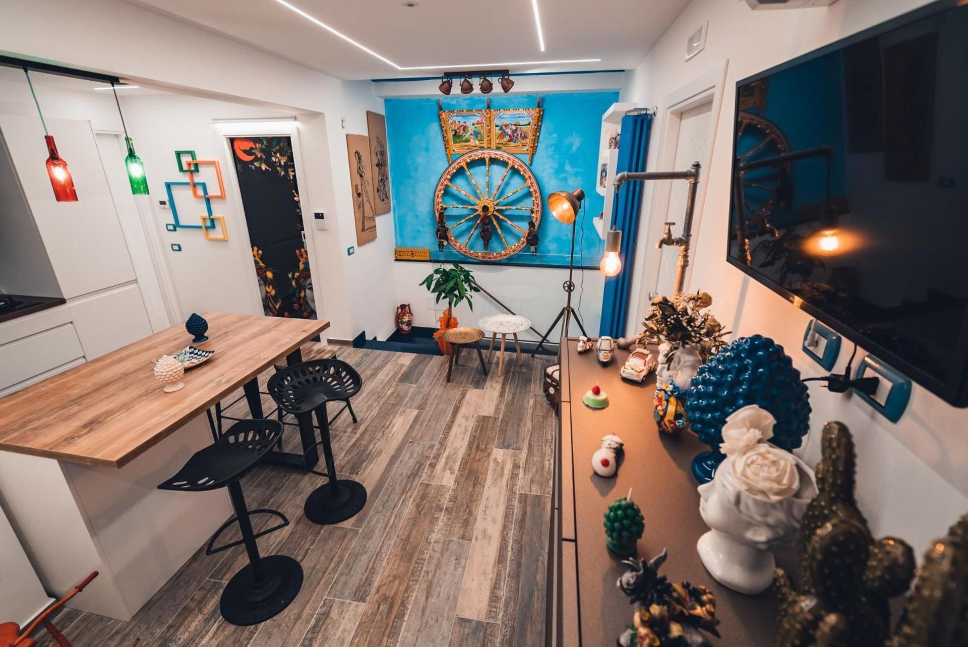 shared lounge/tv area