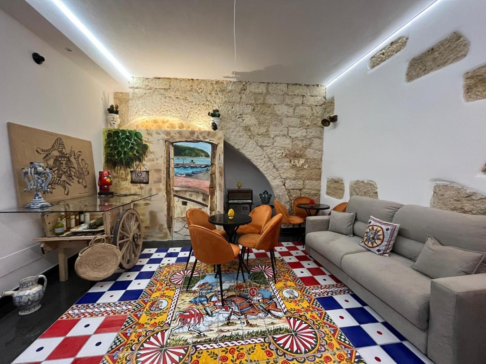 shared lounge/tv area