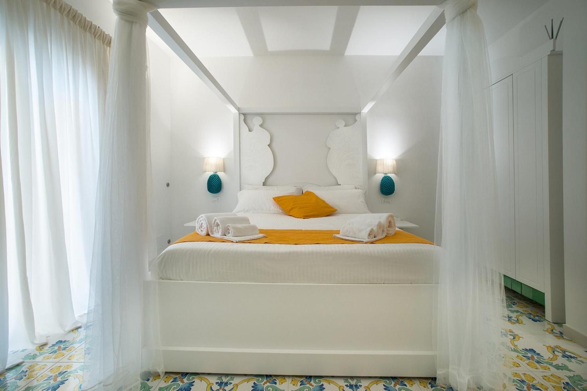 Deluxe Room (2 Adults + 1 Child)