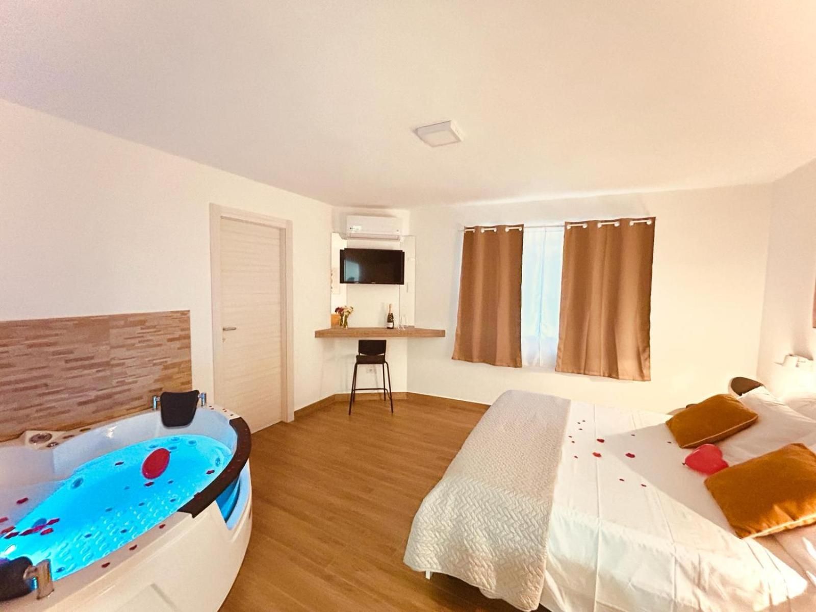 Double Room with Spa Bath