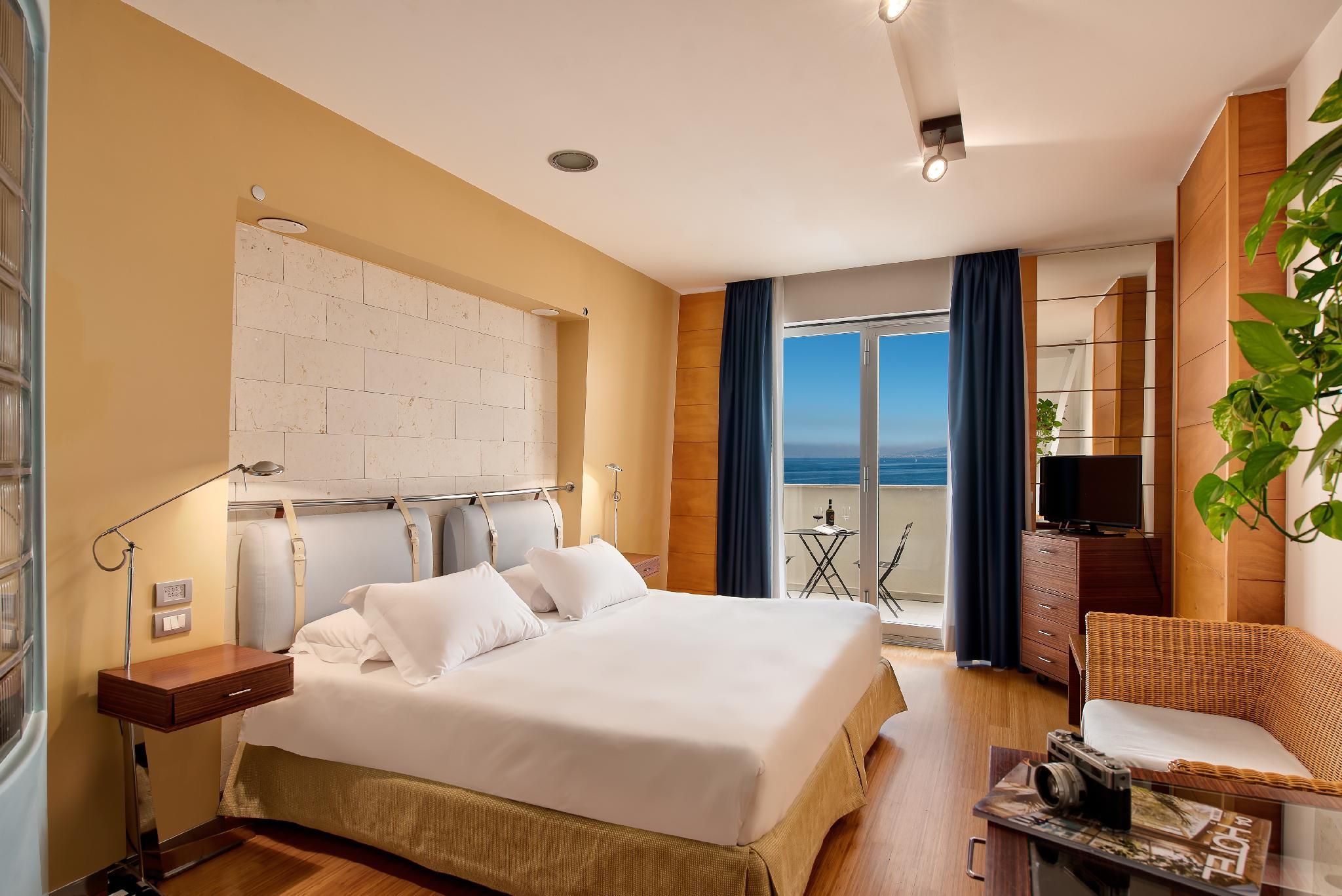 Standard Sea View Room