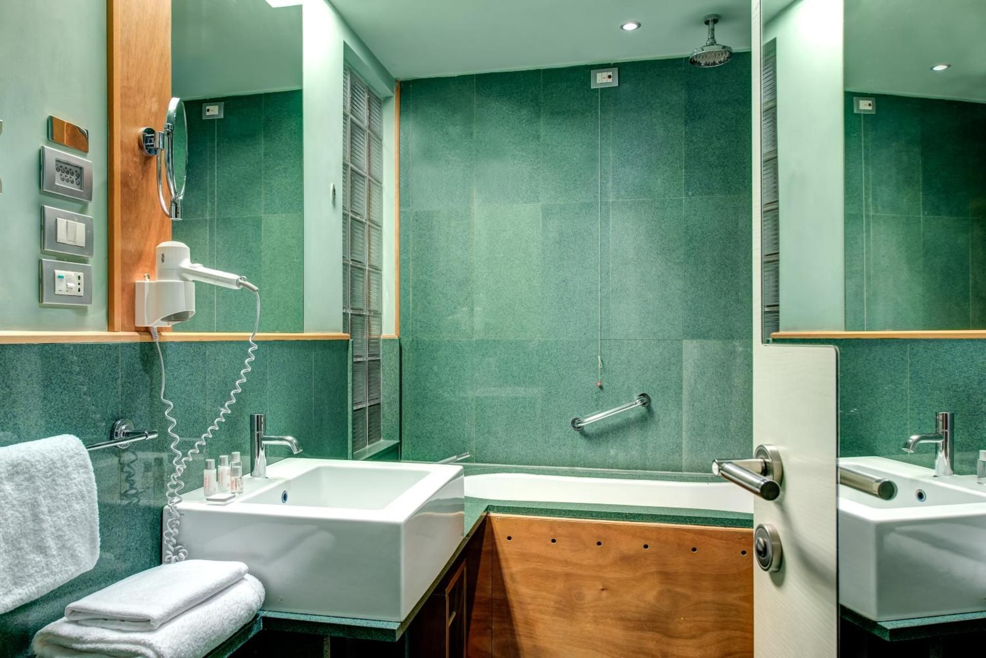 Double or Twin Room with Partial Sea View