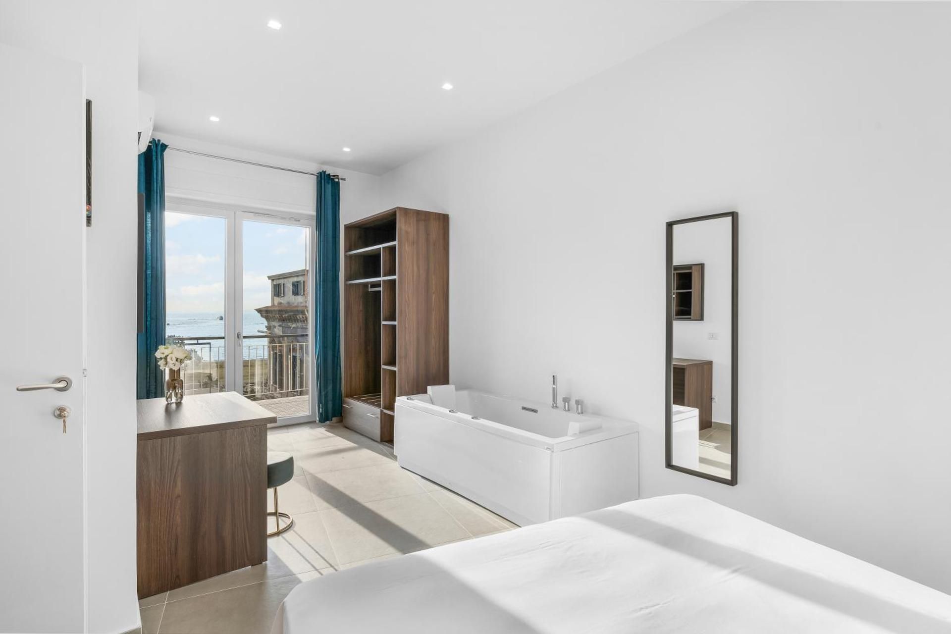 King Room with Spa Bath