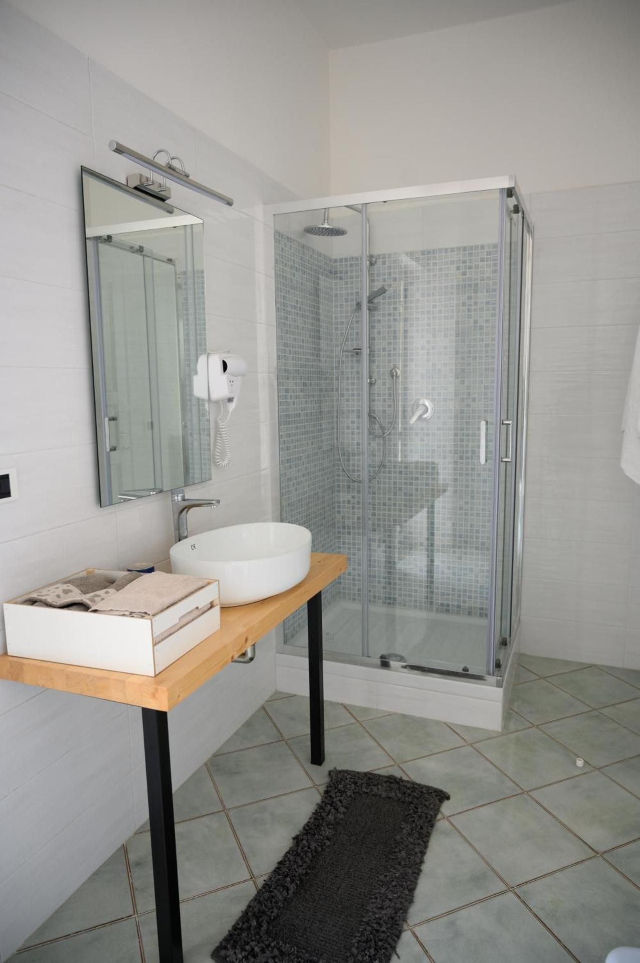 Deluxe Room (2 Adults + 1 Child)