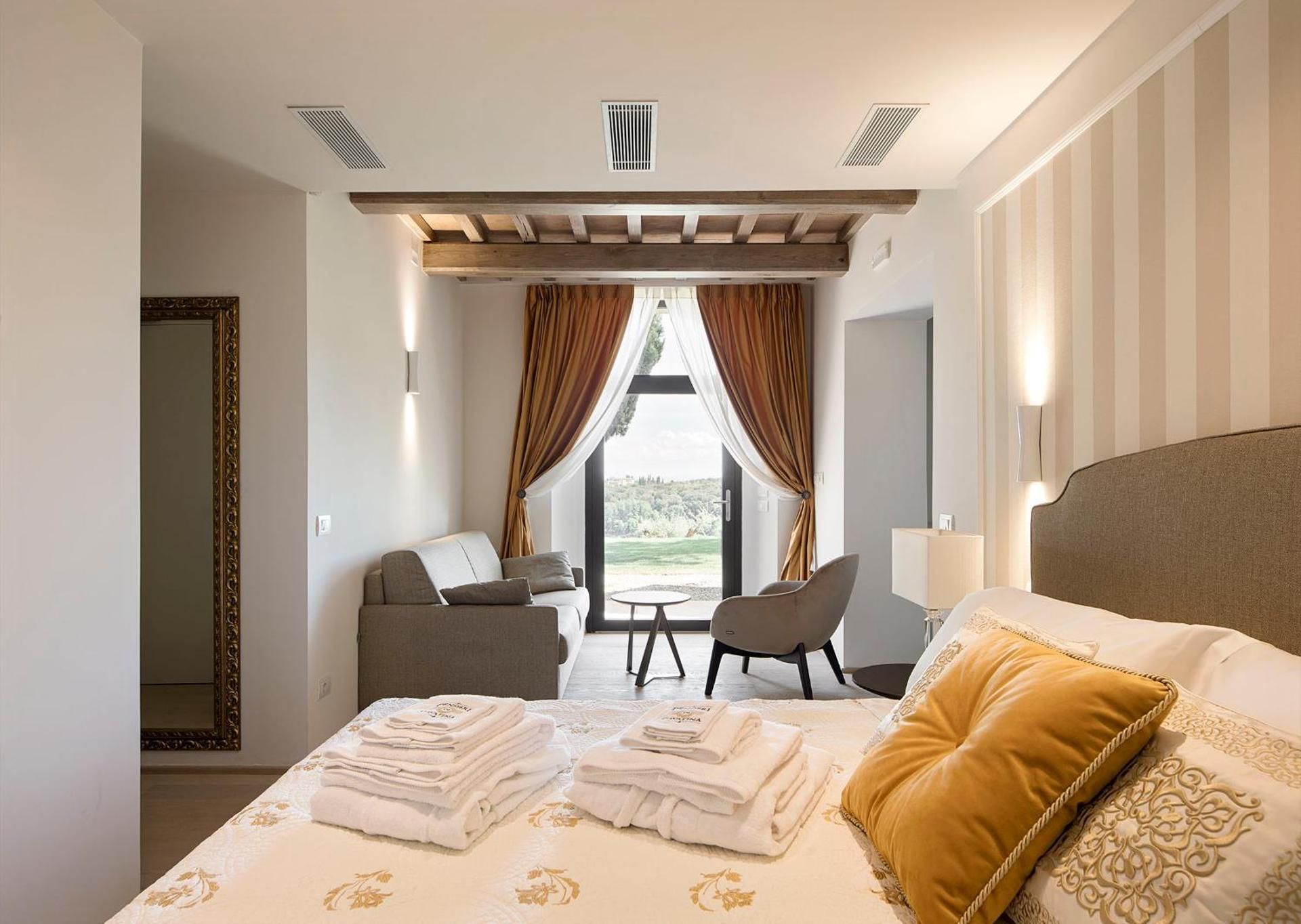 Deluxe Queen Room