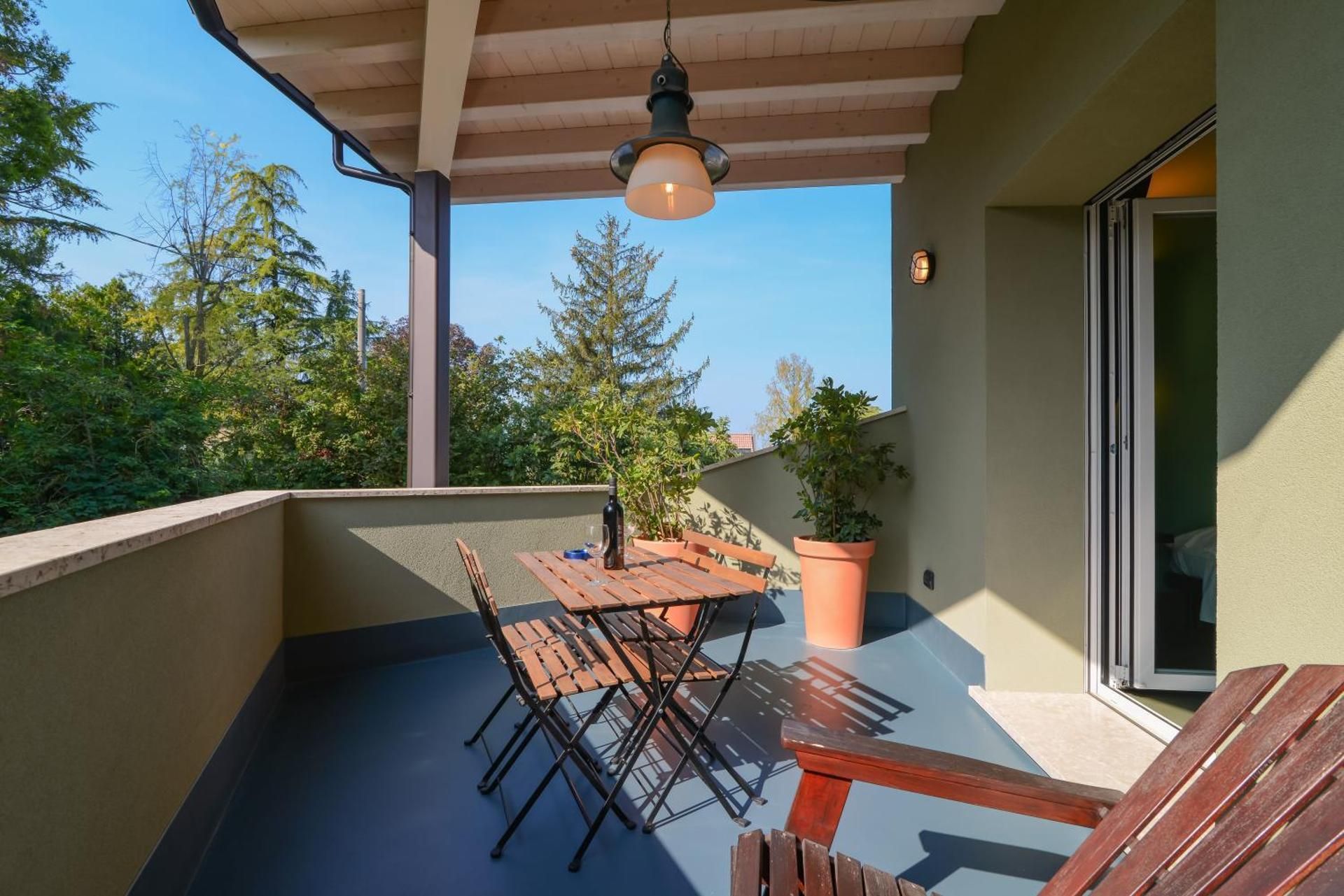 Studio with Terrace