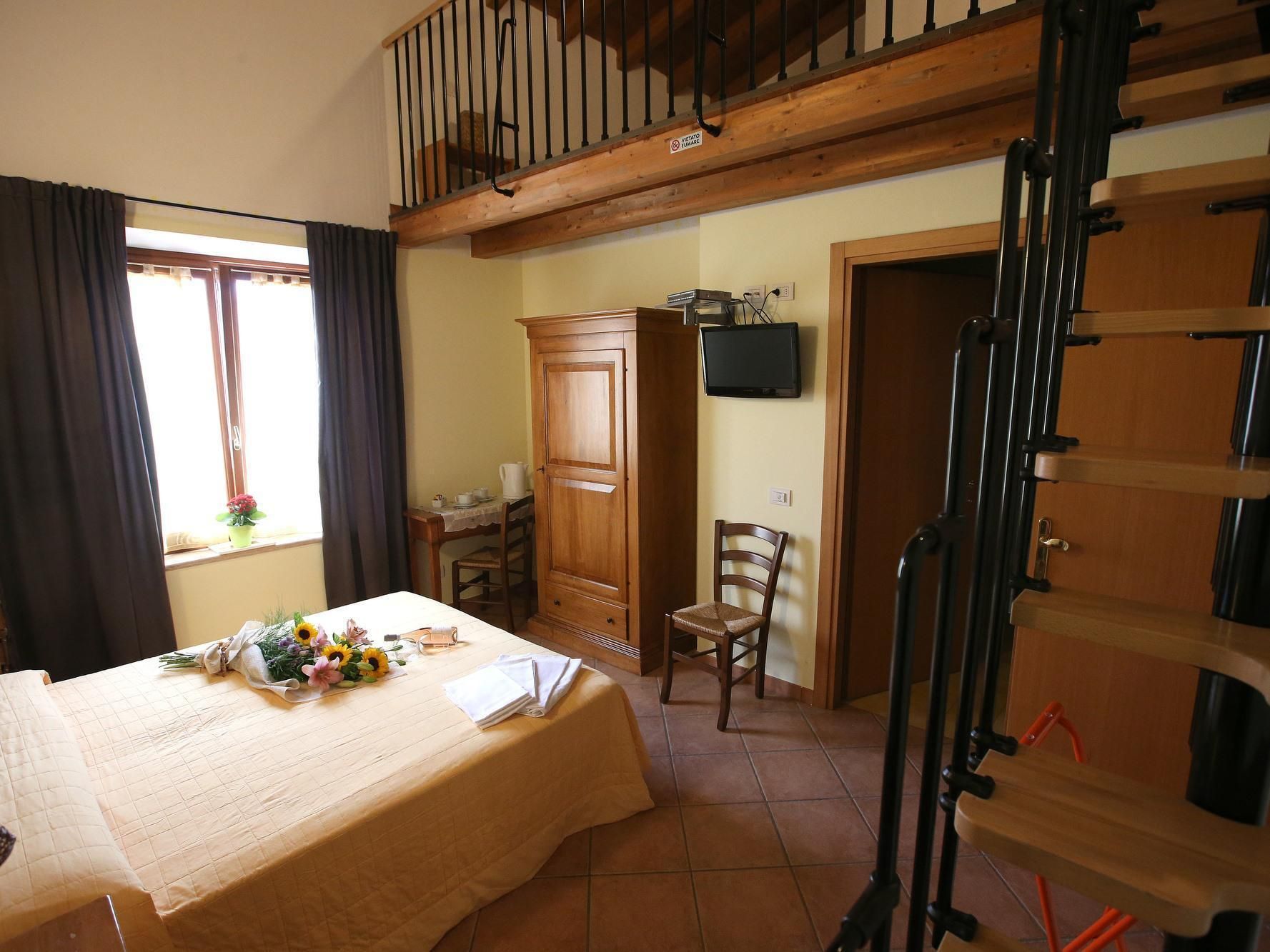 Lodge-Standard-Private Bathroom