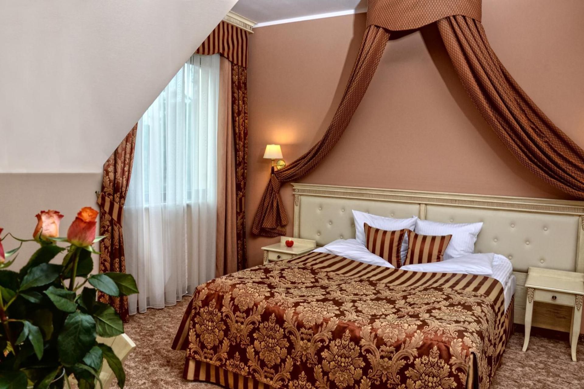 One-Bedroom Apartment (2 Adults)