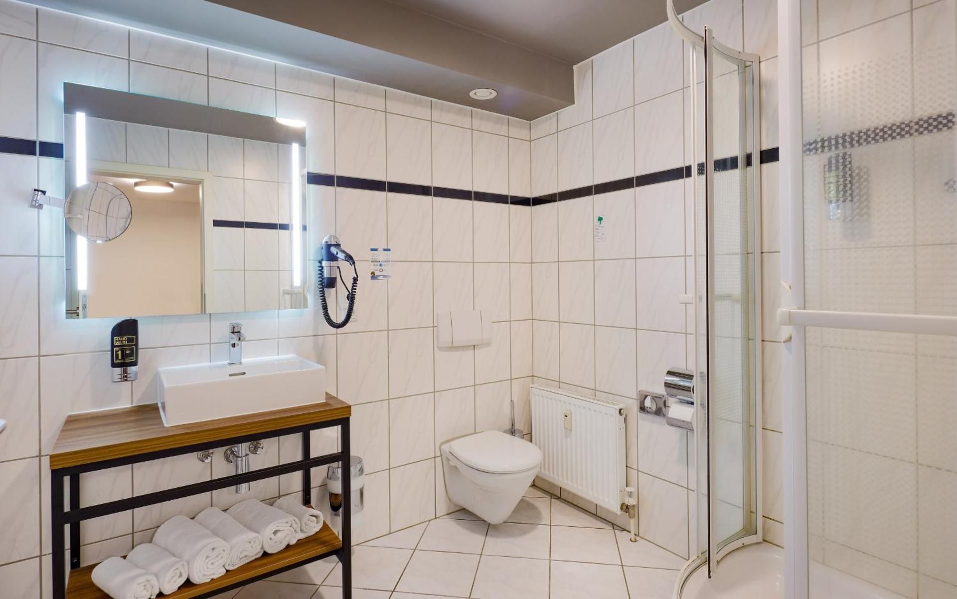 One-Bedroom Apartment with Kitchen