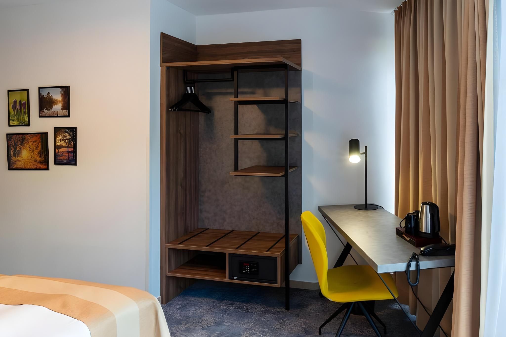 Twin Room with Bathroom