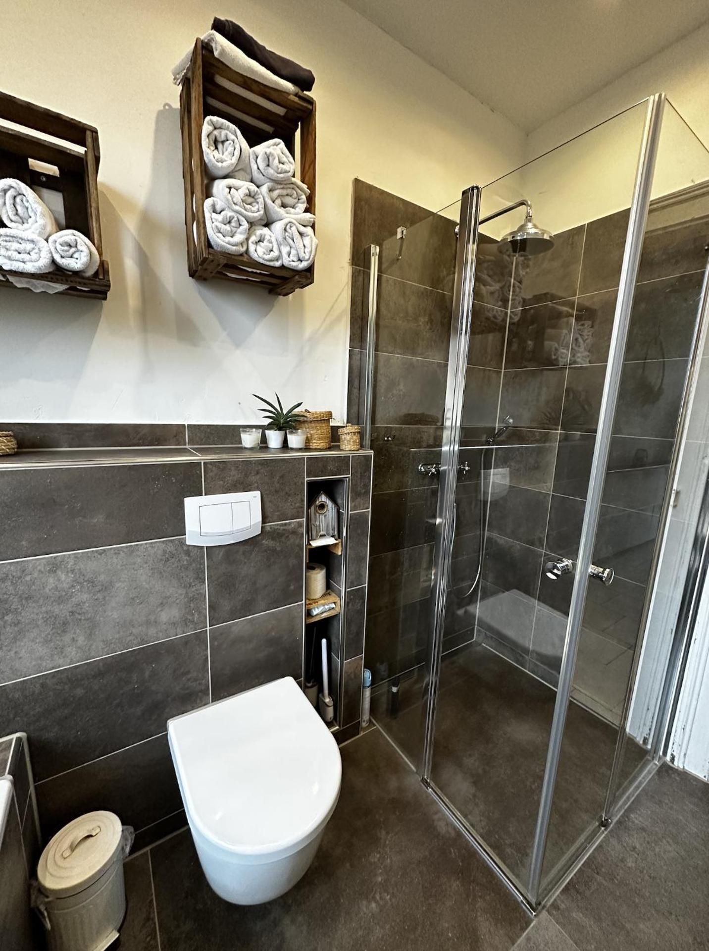 Basic Triple Room with Shared Bathroom