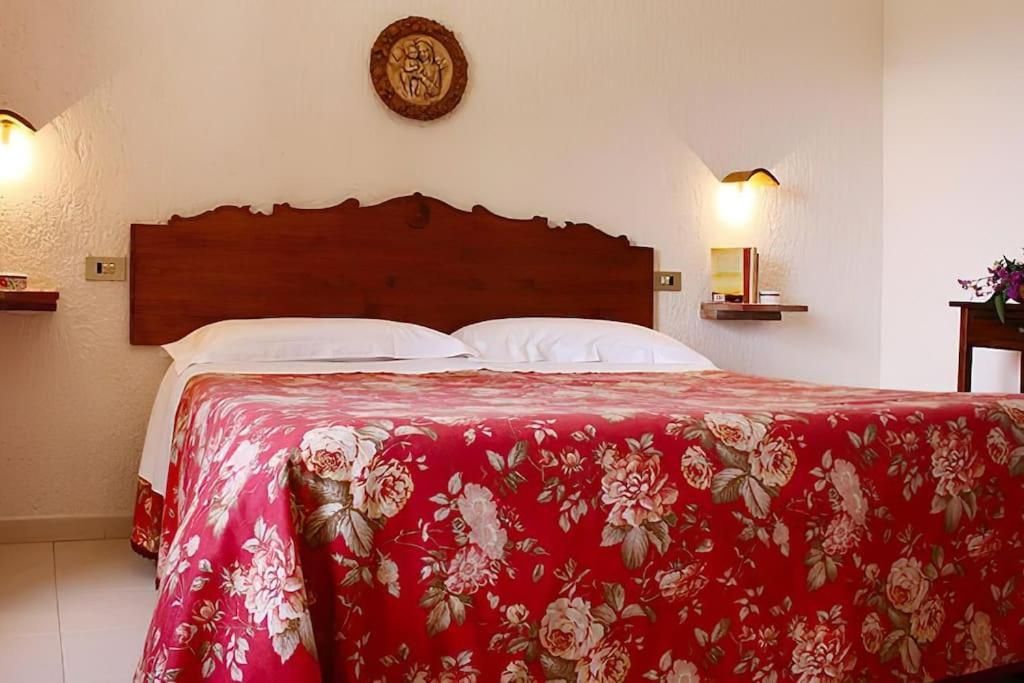 Deluxe Double Room (2 Adults + 1 Child)