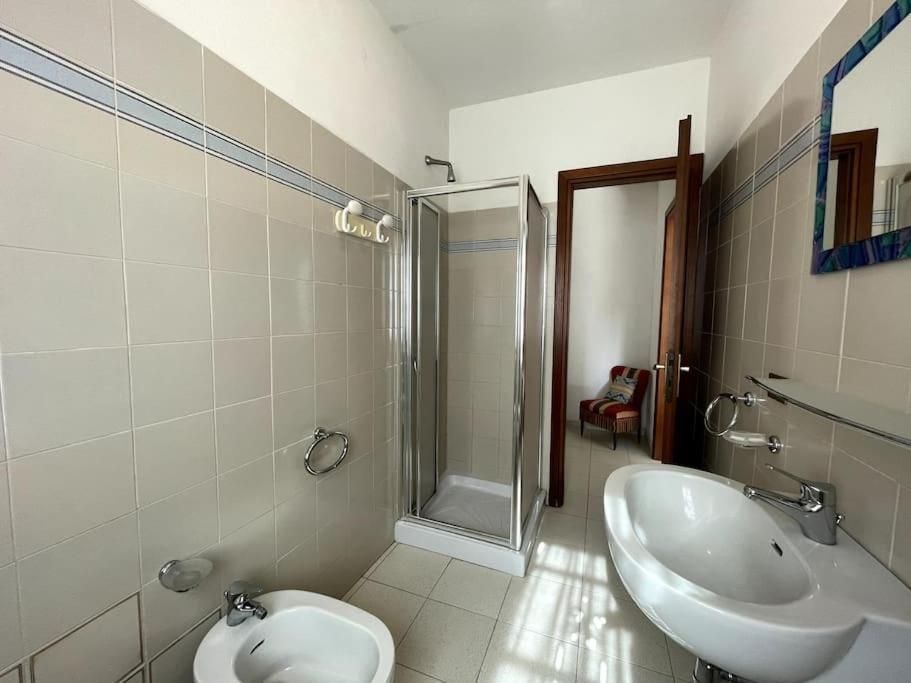 Deluxe Room (2 Adults + 1 Child)