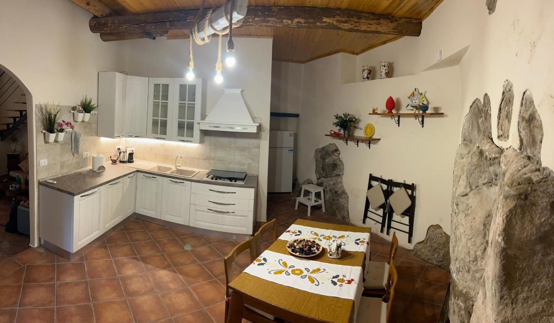 Casa Fiore nella Roccia