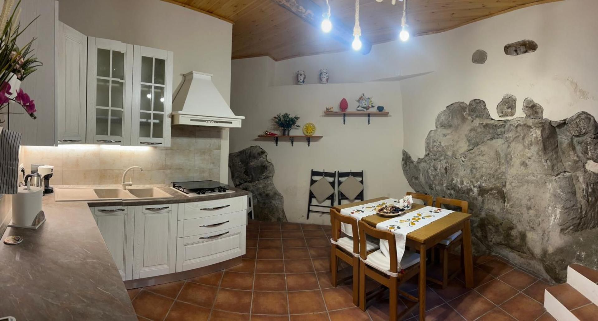 Casa Fiore nella Roccia