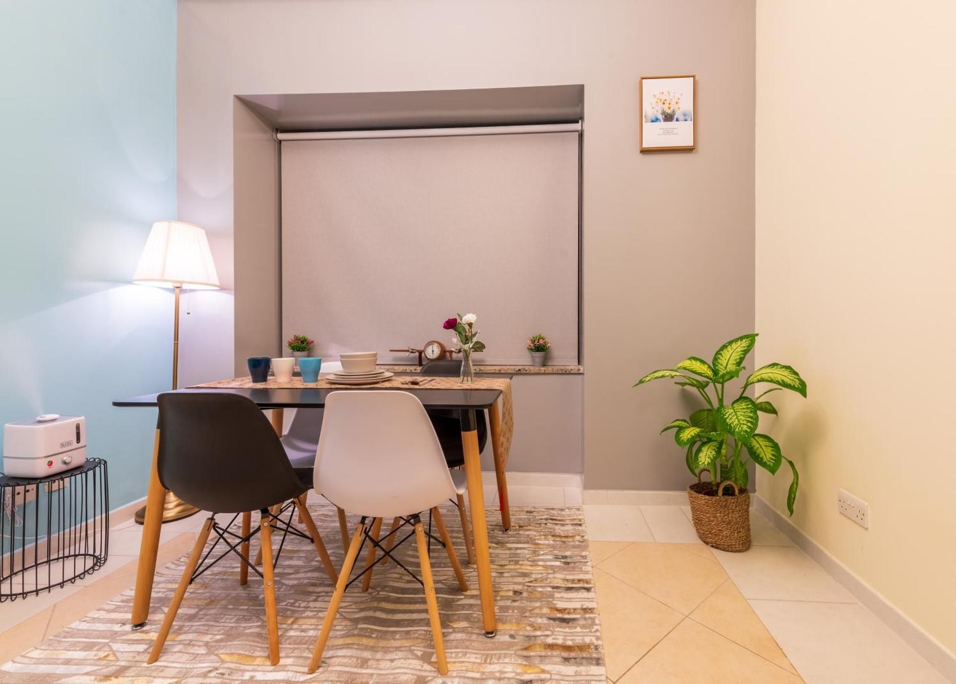 Trinity Holiday Homes - Sheikh Zayed Road Near to Financial Center Metro Station