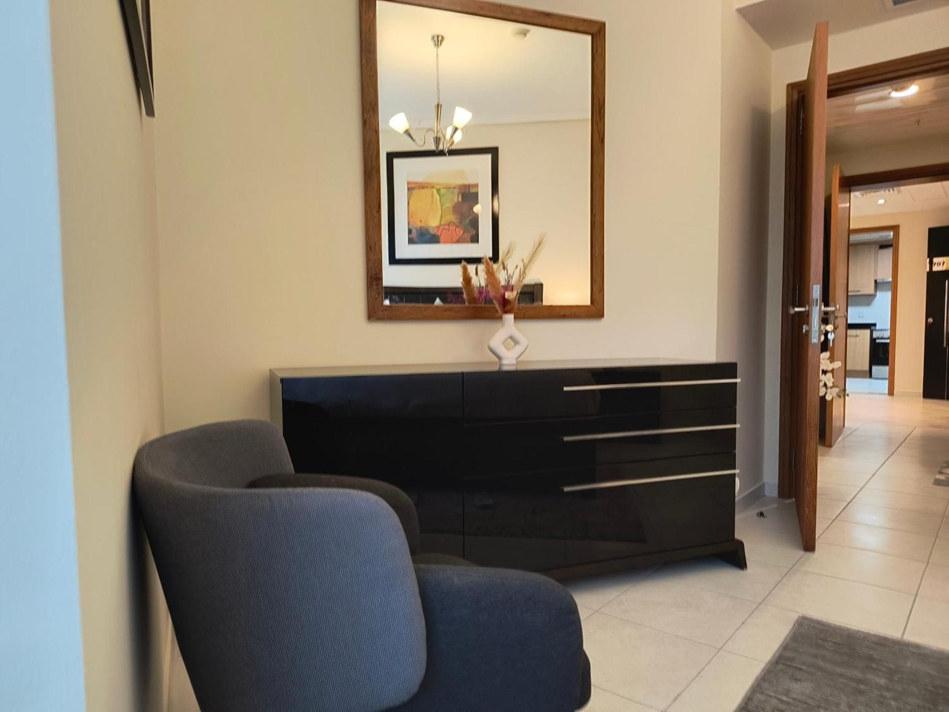 Trinity Holiday Homes - Sheikh Zayed Road Near to Financial Center Metro Station