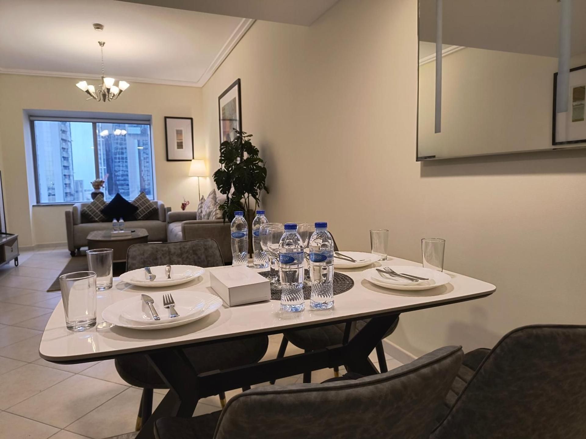 Trinity Holiday Homes - Sheikh Zayed Road Near to Financial Center Metro Station
