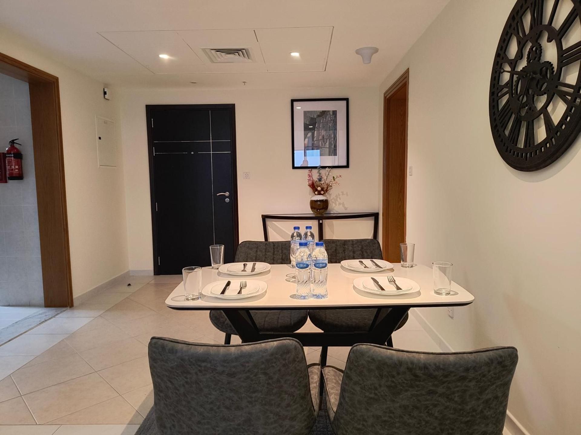 Trinity Holiday Homes - Sheikh Zayed Road Near to Financial Center Metro Station