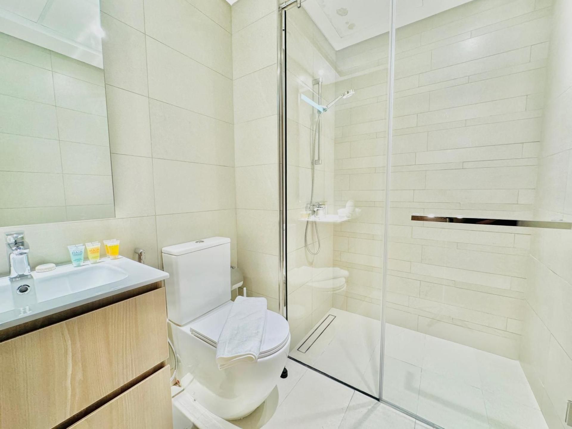 Studio Apartment with King Bed