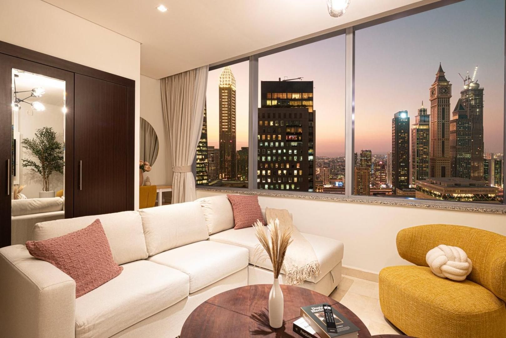One-Bedroom Apartment with View