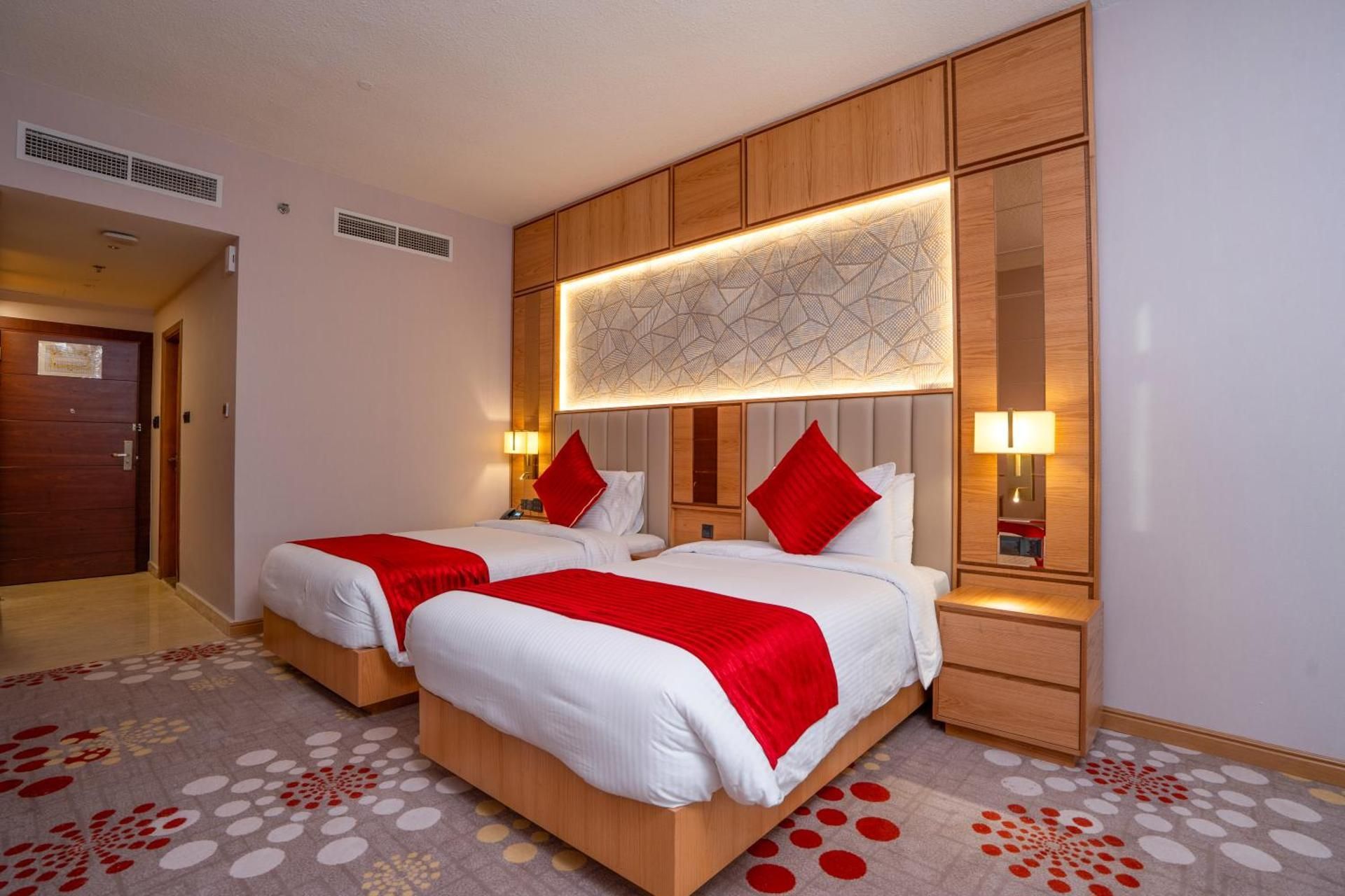 Deluxe Room (2 Adults + 1 Child)