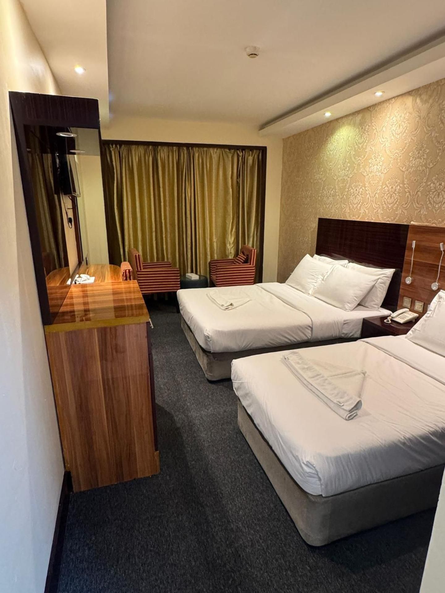 Deluxe Family Room