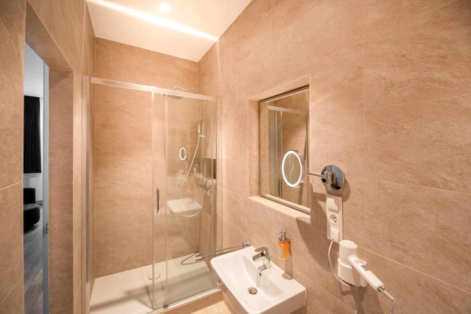 Large Double Room