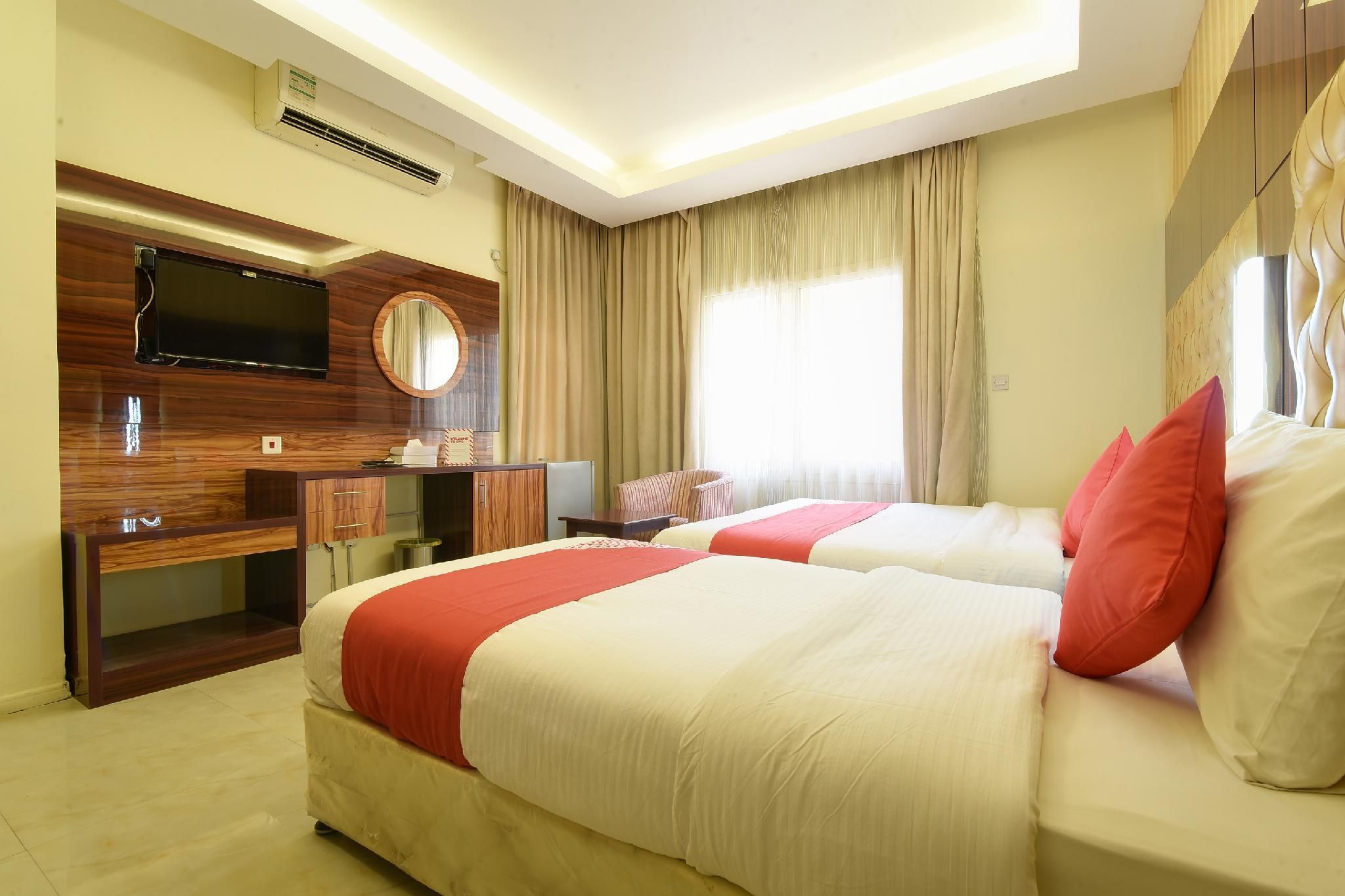 Triple Family Room