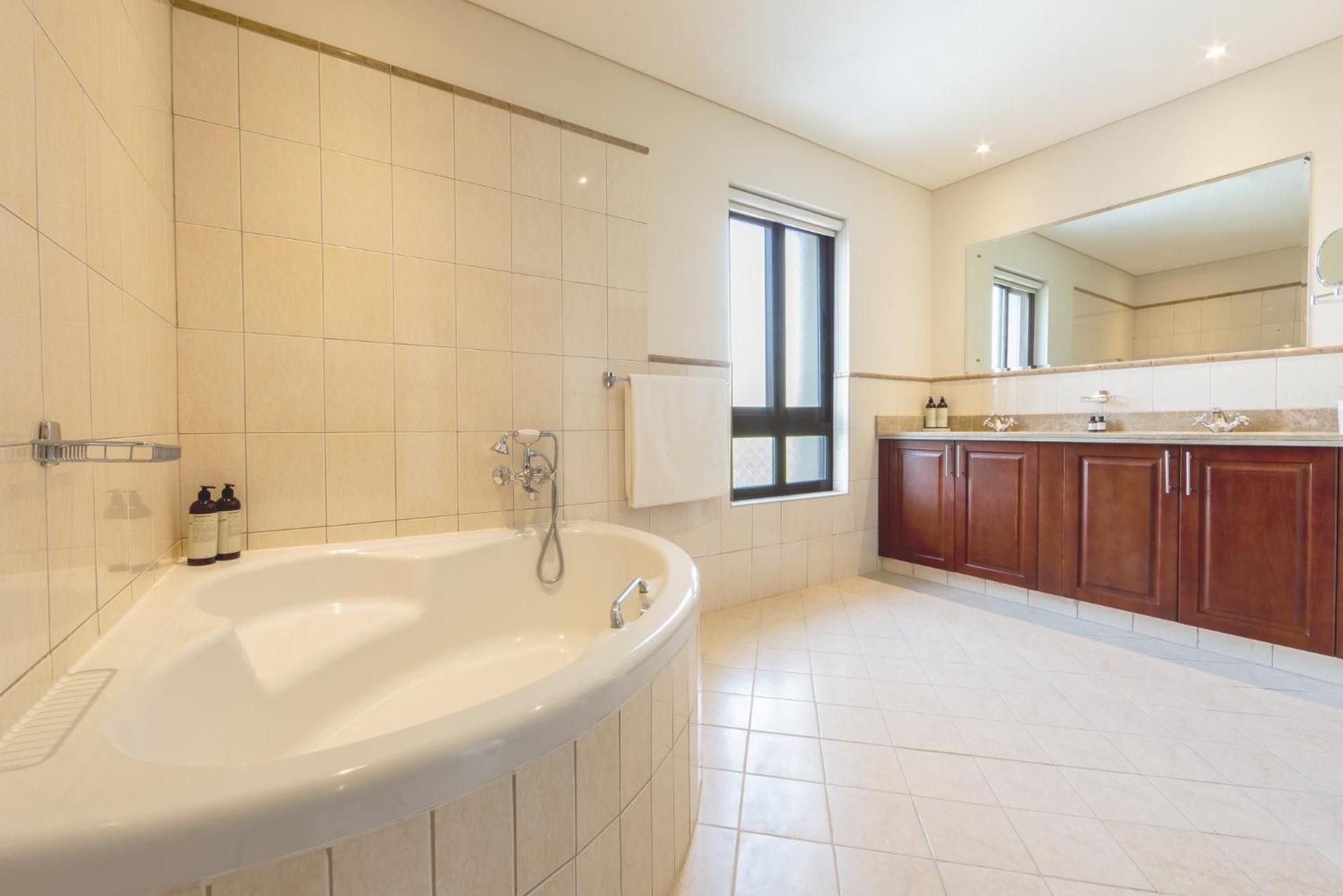 4 Bedroom Villa with Private Pool, Golf Course View