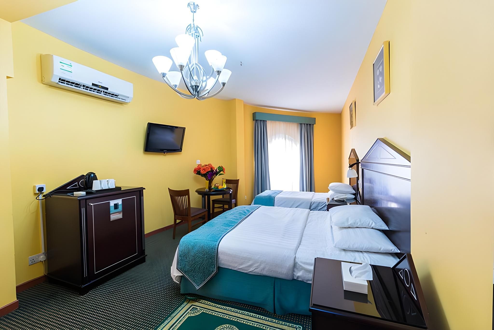 Family Room (2 Adults + 1 Child)
