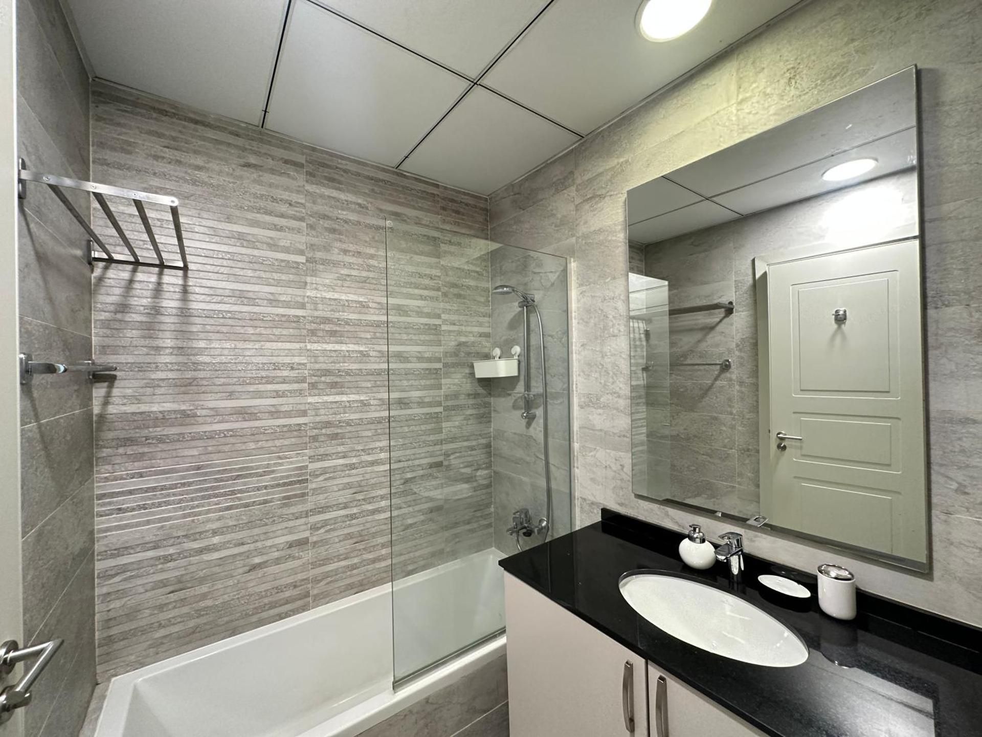 One-Bedroom Deluxe Apartment