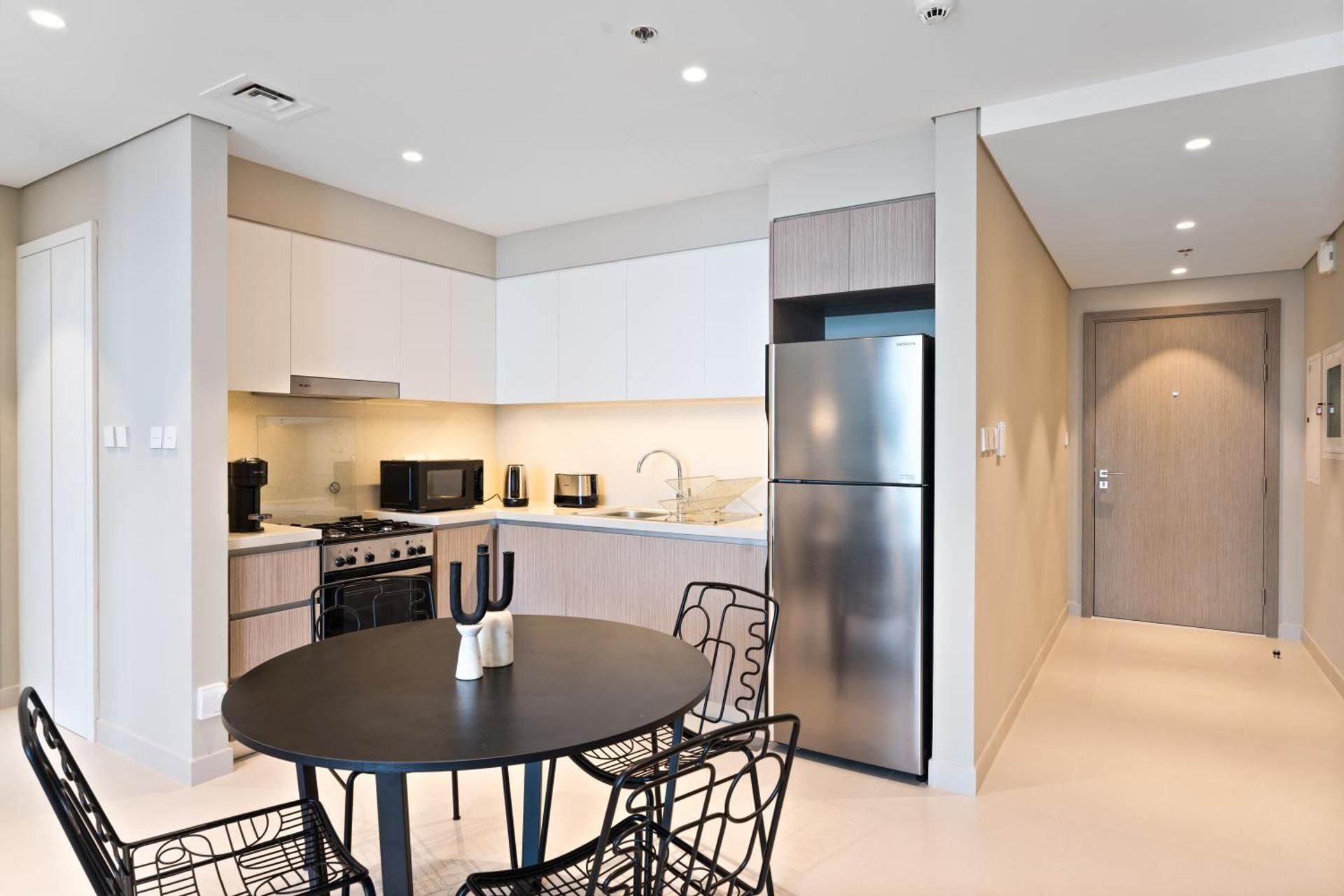 Elegant Luxury Apartment with Stunning Lake Views in Dubai Creek Harbour By AYA Boutique