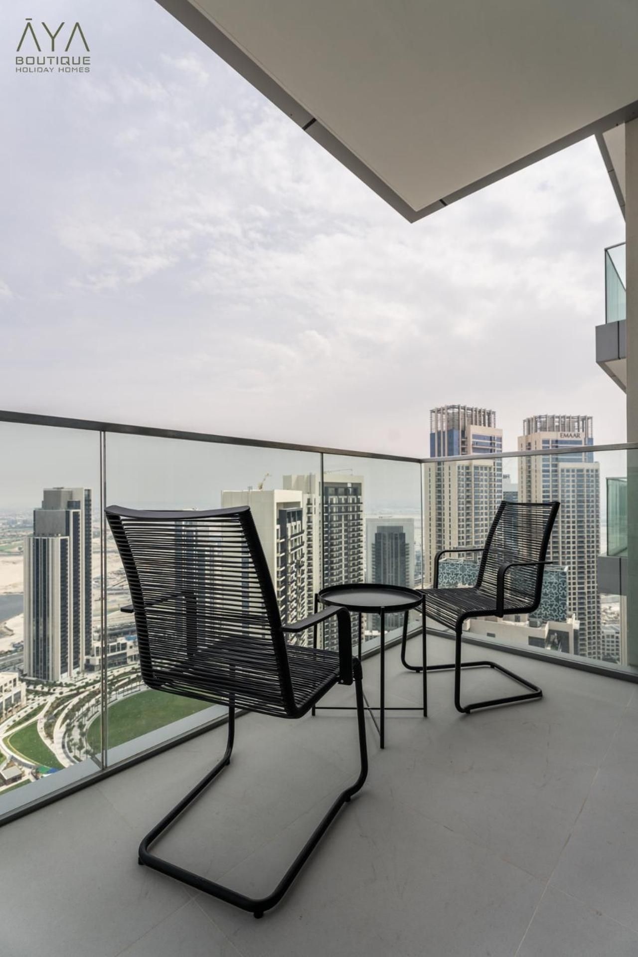 Elegant Luxury Apartment with Stunning Lake Views in Dubai Creek Harbour By AYA Boutique