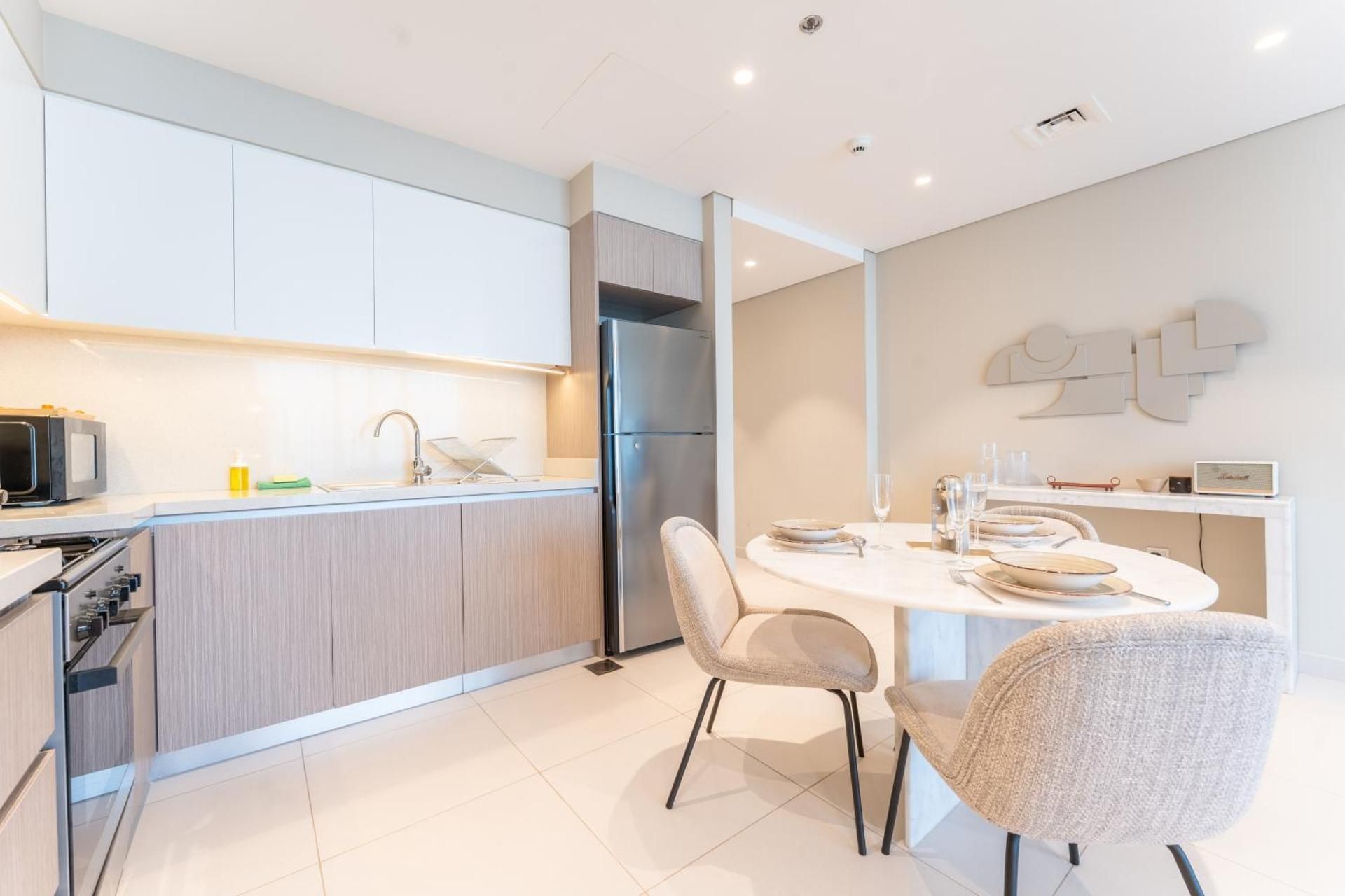 Elegant Luxury Apartment with Stunning Lake Views in Dubai Creek Harbour By AYA Boutique