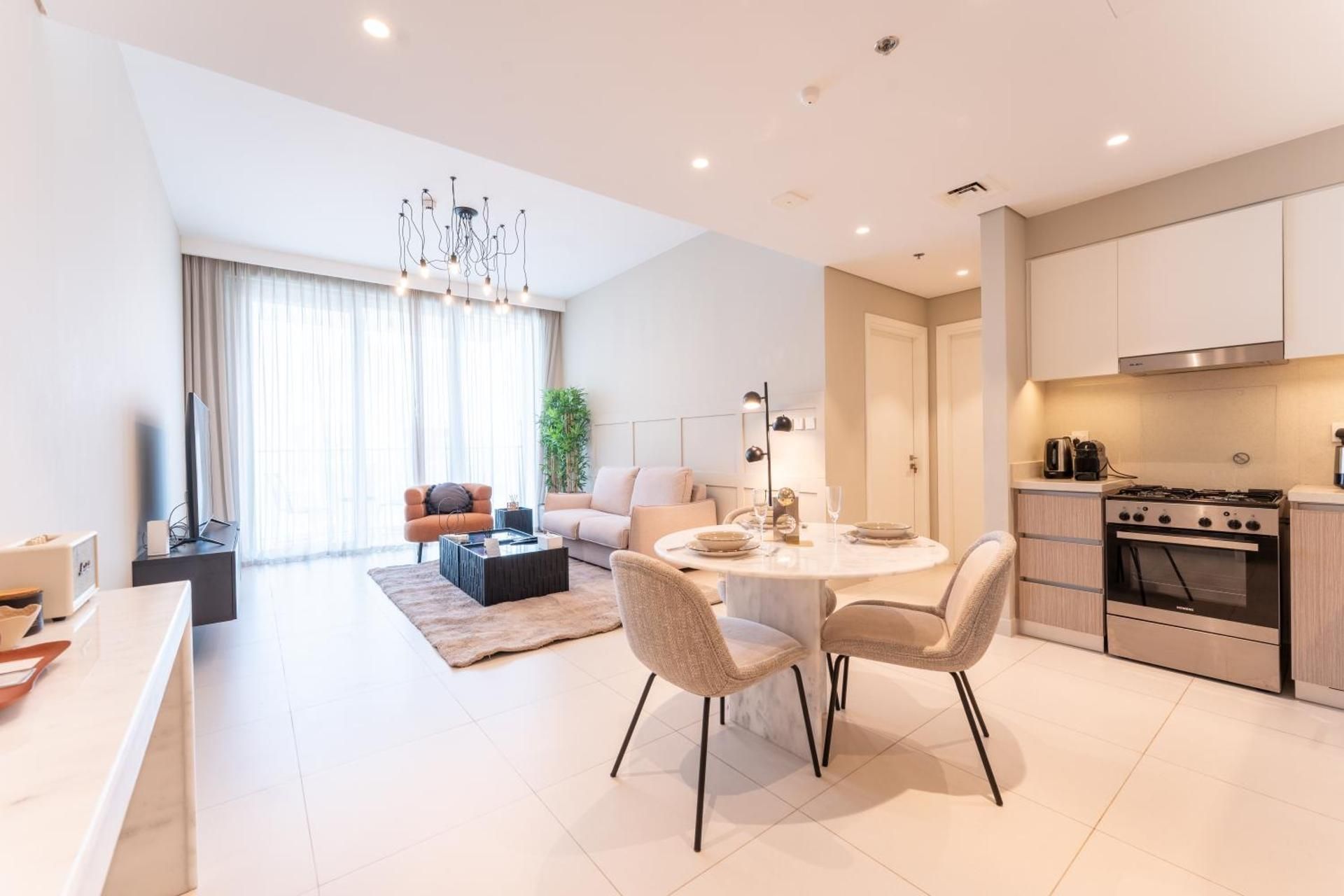 Elegant Luxury Apartment with Stunning Lake Views in Dubai Creek Harbour By AYA Boutique