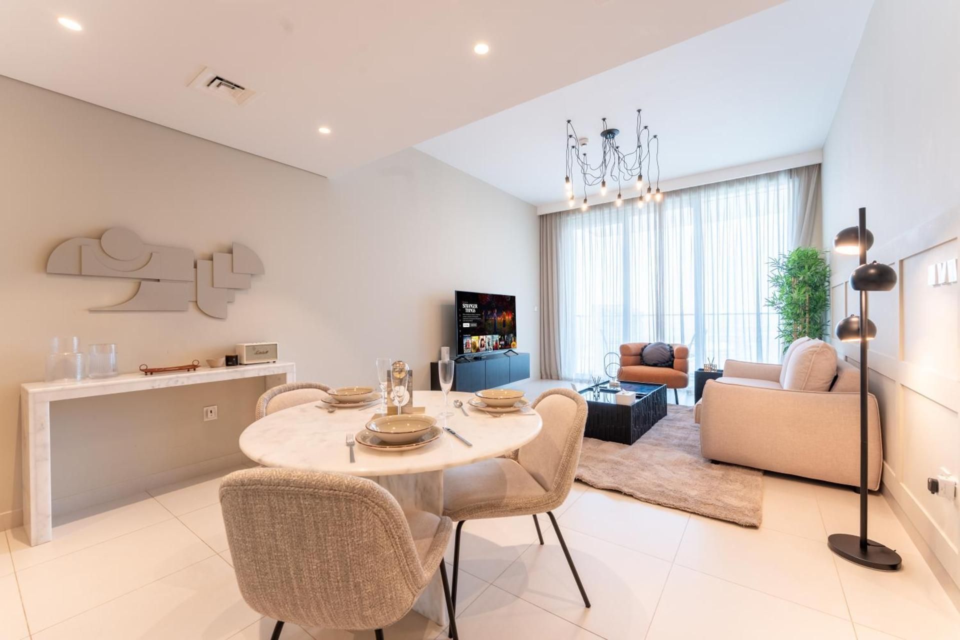 Elegant Luxury Apartment with Stunning Lake Views in Dubai Creek Harbour By AYA Boutique