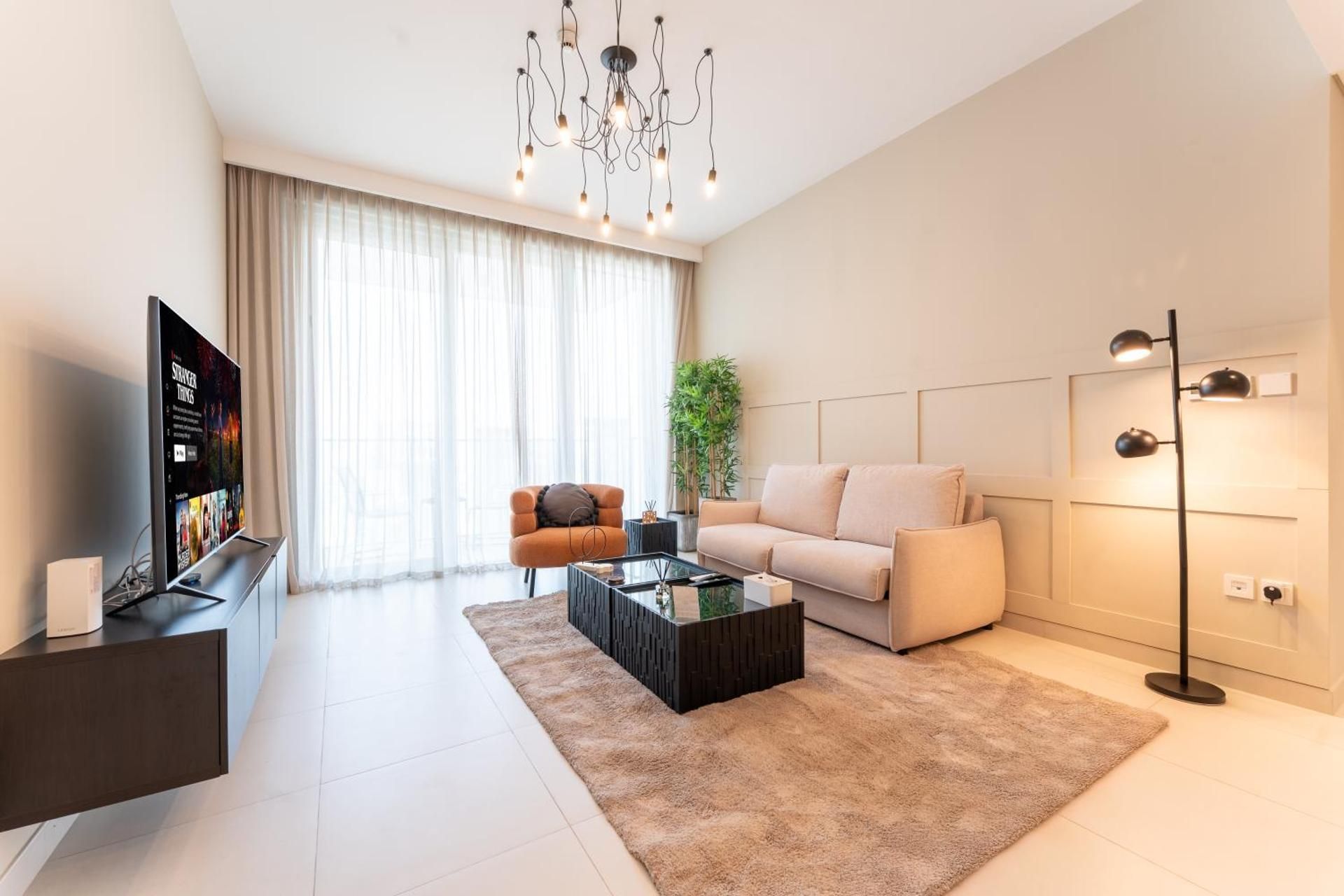 One-Bedroom Apartment with Balcony
