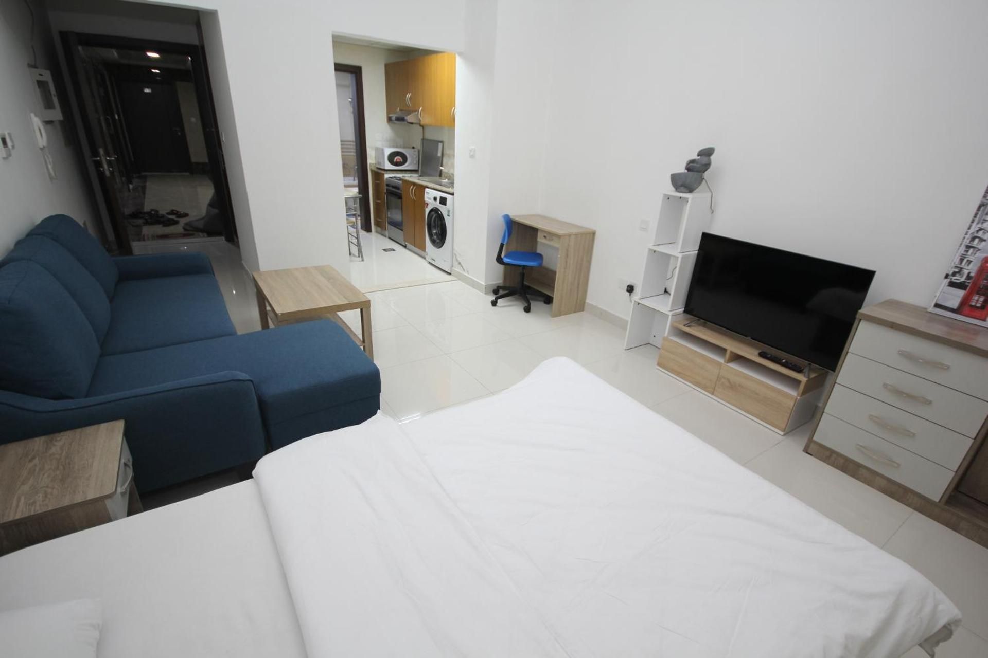 Deluxe Studio