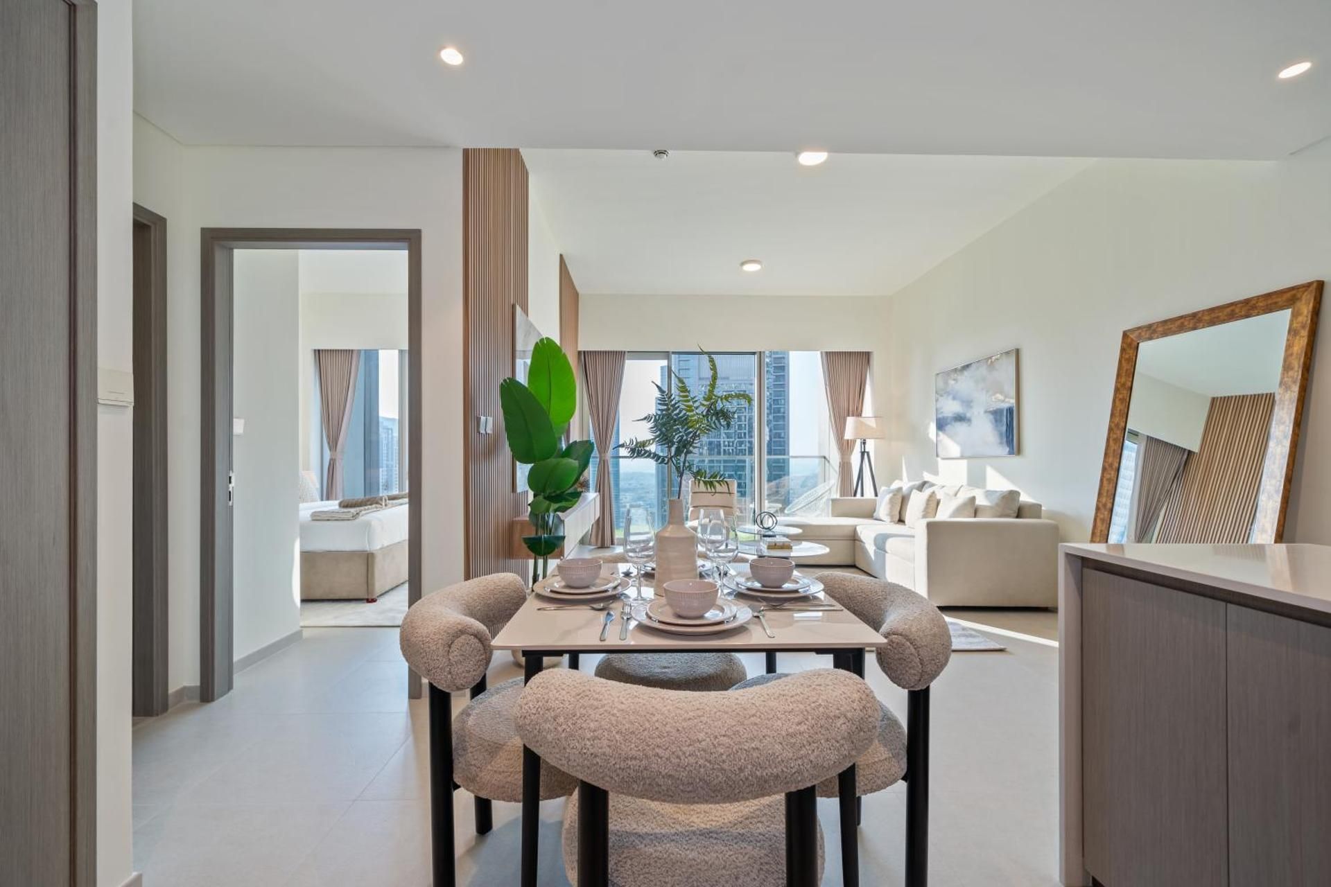 Luxurious 1-Bedroom Residence in Grande, Downtown