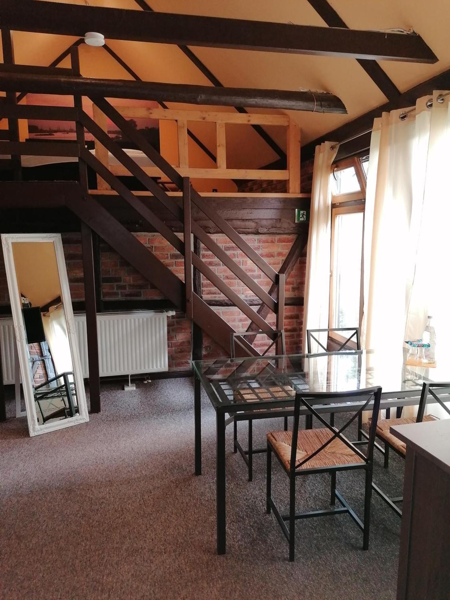 Studio - Split Level