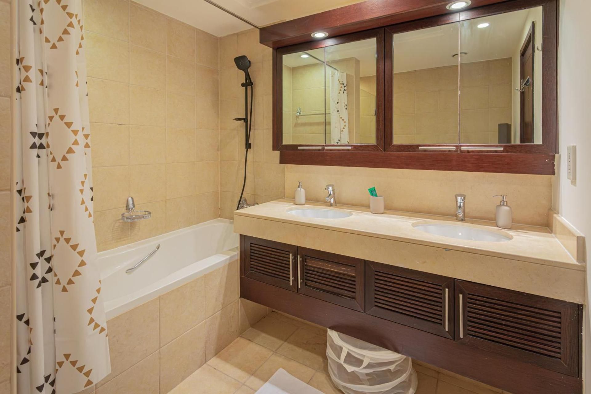 Two-Bedroom Apartment with Balcony and Sea View