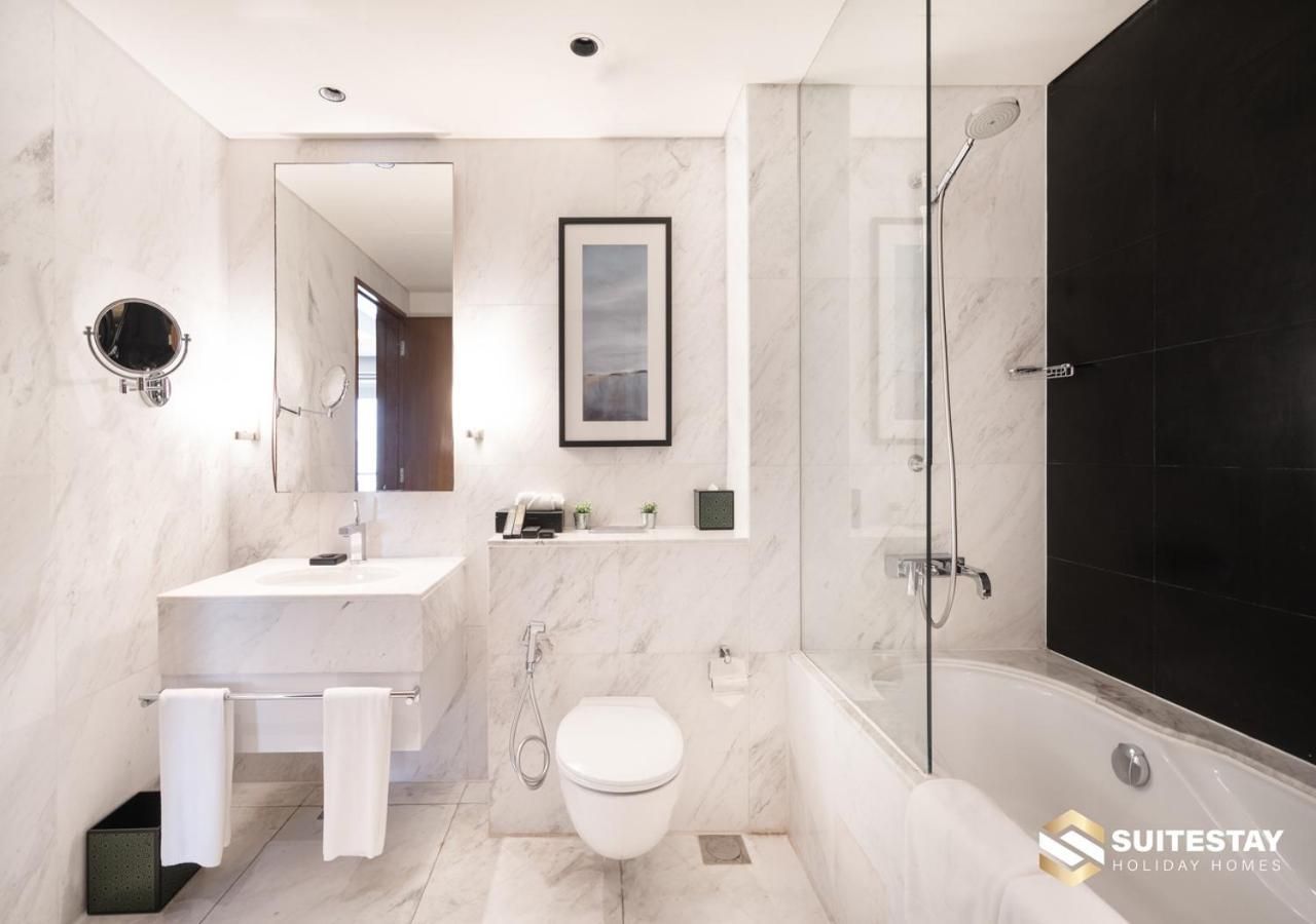 One-Bedroom Deluxe Apartment