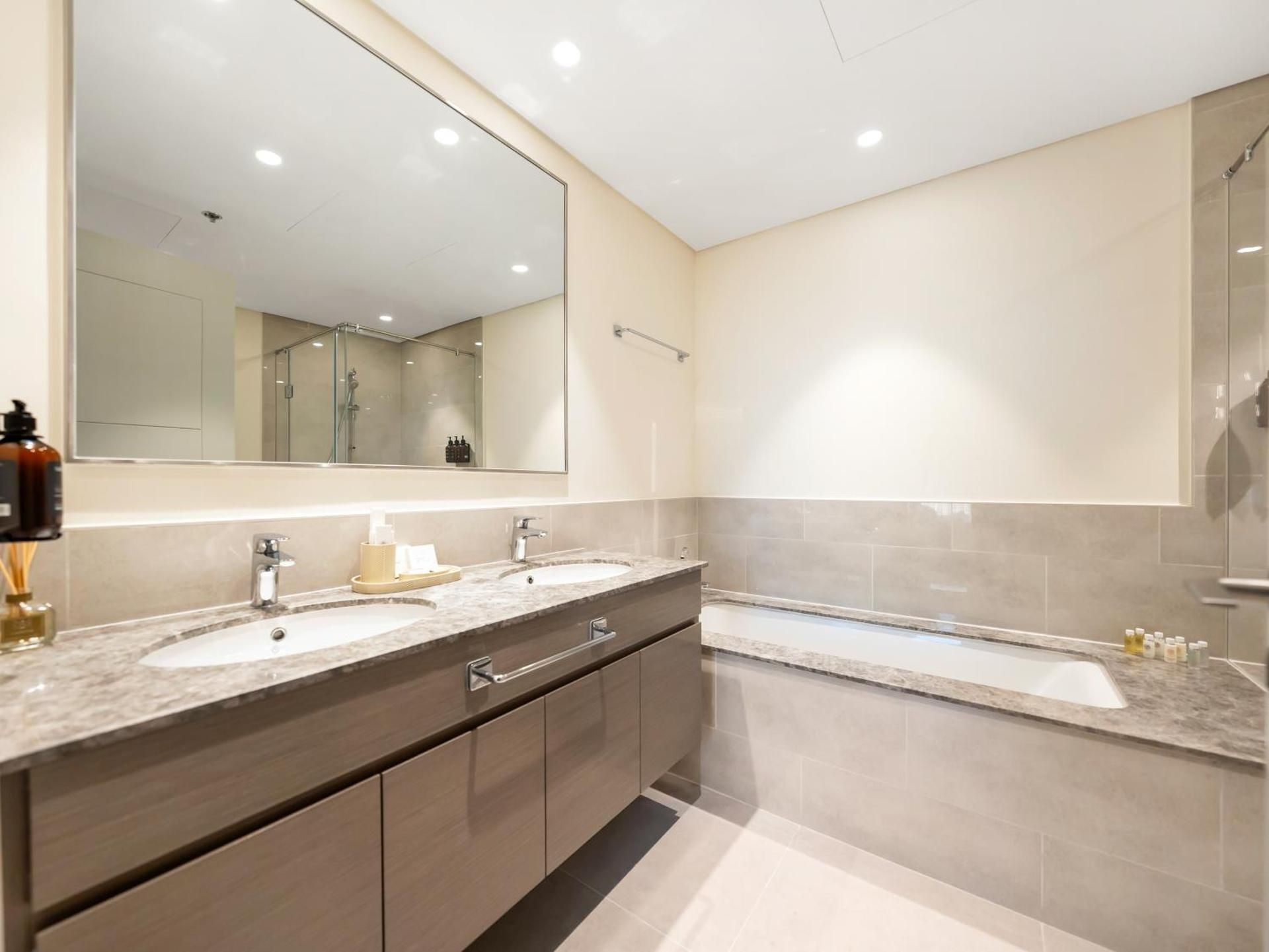 Four-Bedroom Apartment with Balcony