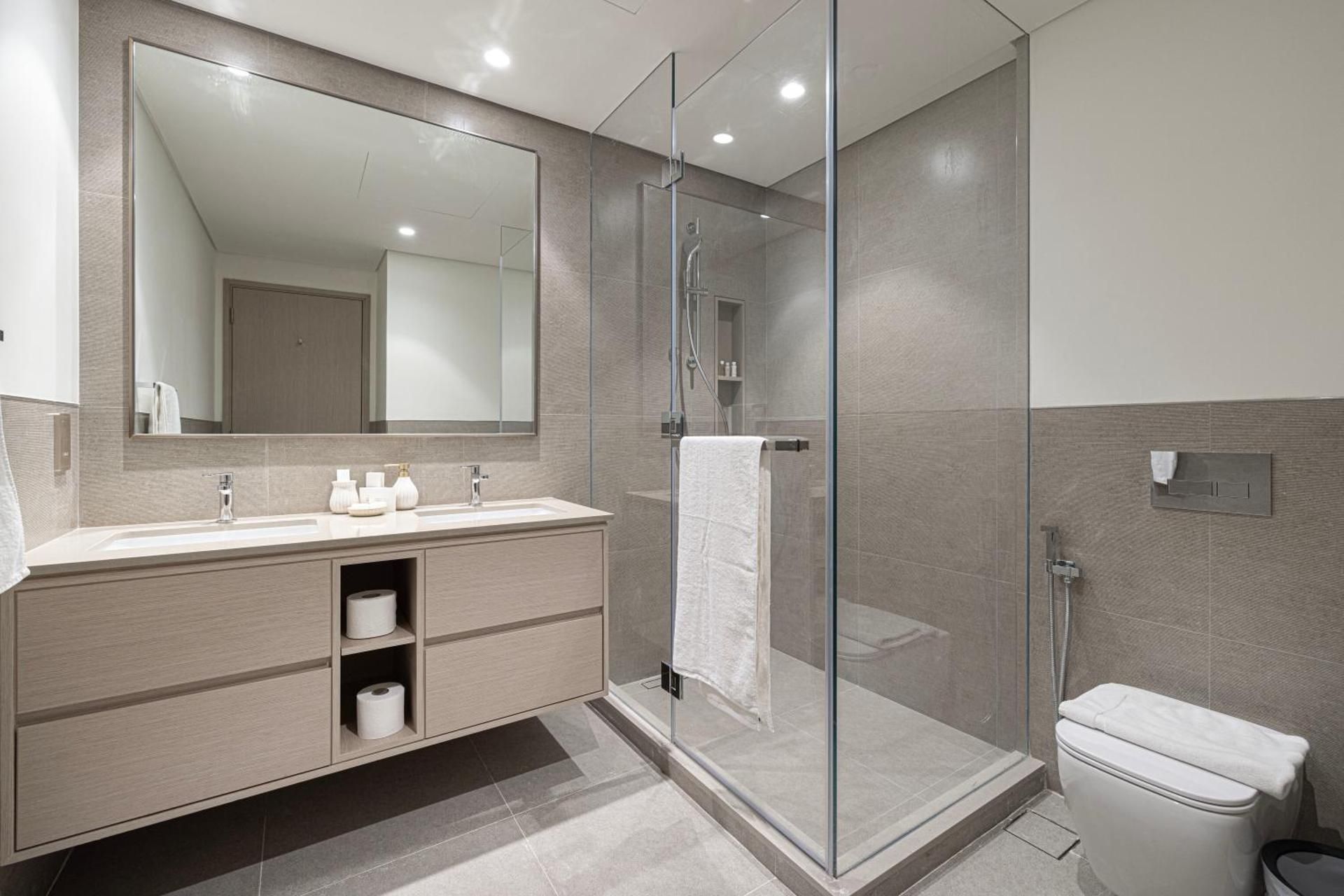 Two-Bedroom Deluxe Apartment with Balcony