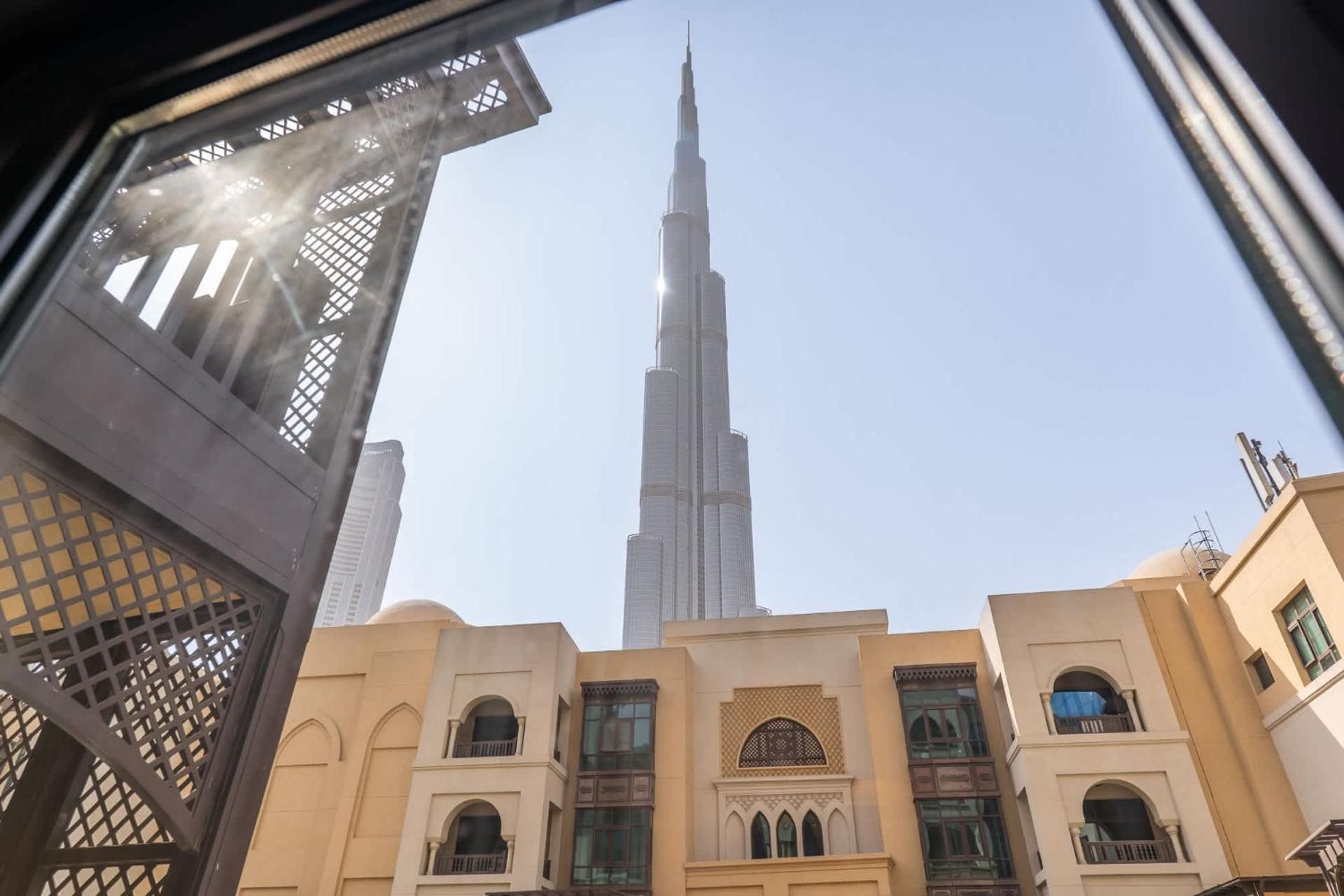 Cozy 1BR Steps Away from Burj Khalifa & Dubai Mall