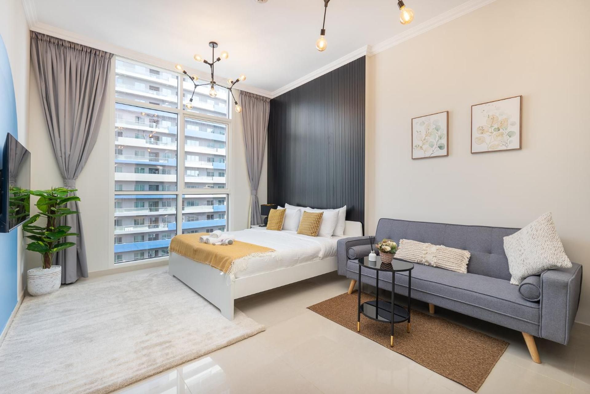 One-Bedroom Apartment with City View