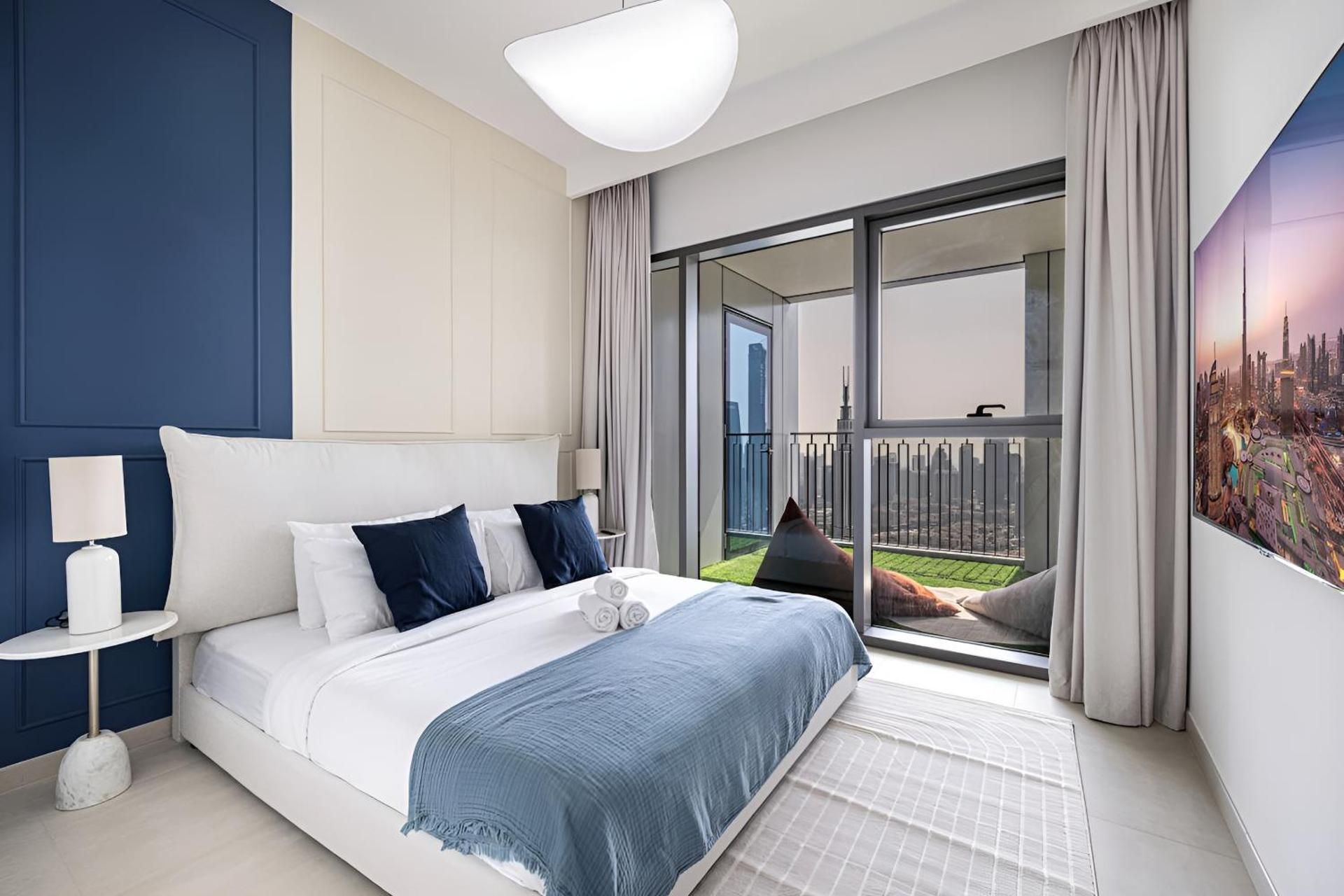 Four-Bedroom Apartment with Balcony