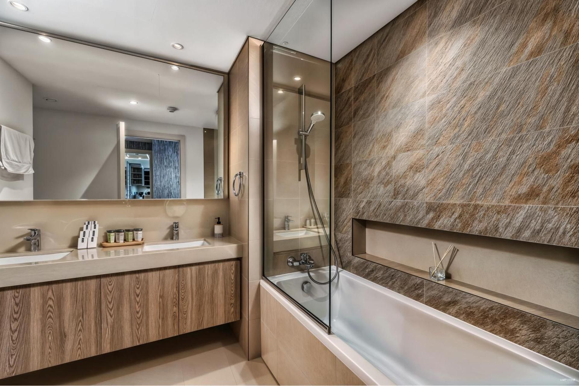 Two-Bedroom Deluxe Apartment