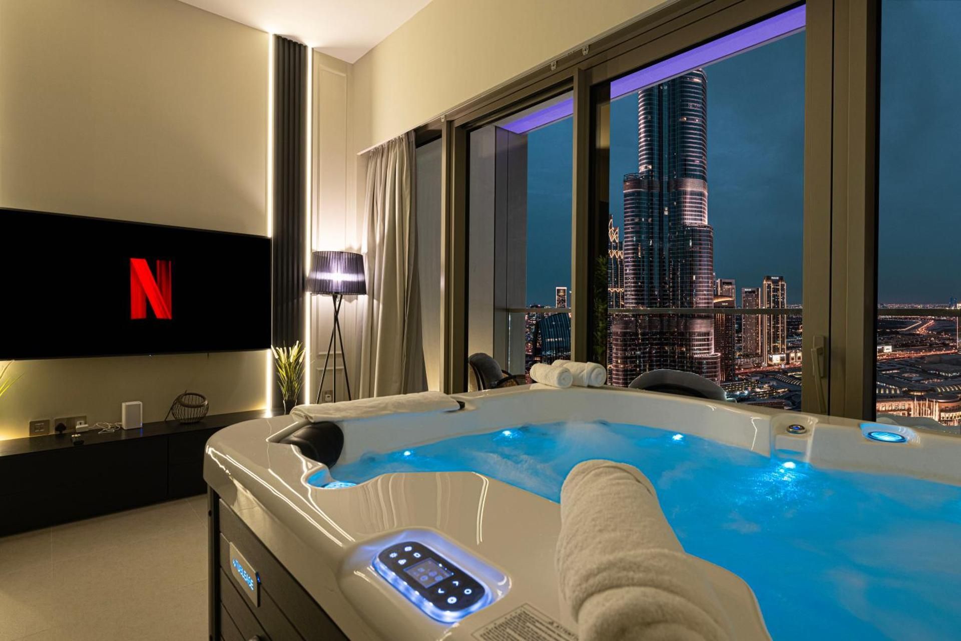 Two-Bedroom Deluxe Apartment with Balcony